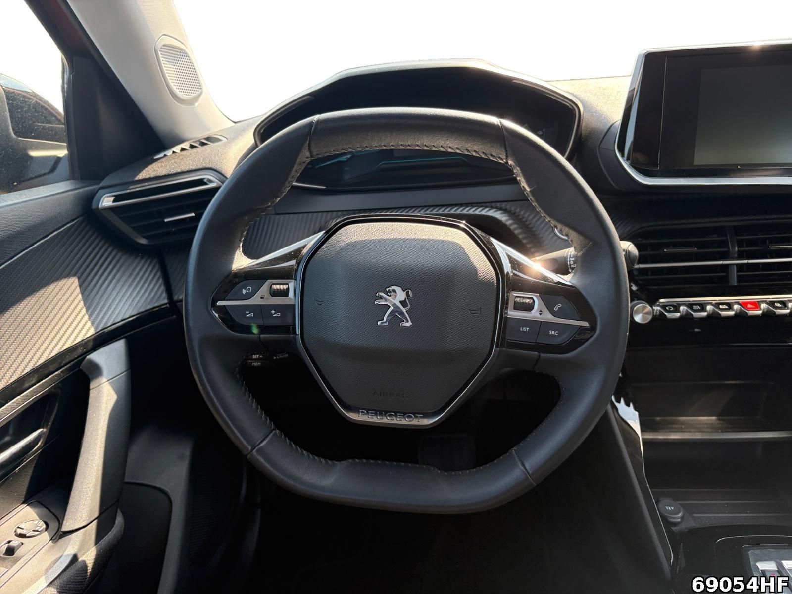 Fahrzeugabbildung Peugeot 2008 Active +WÄRMEPUMPE+SHZ+TEMPOMAT+CARPLAY+