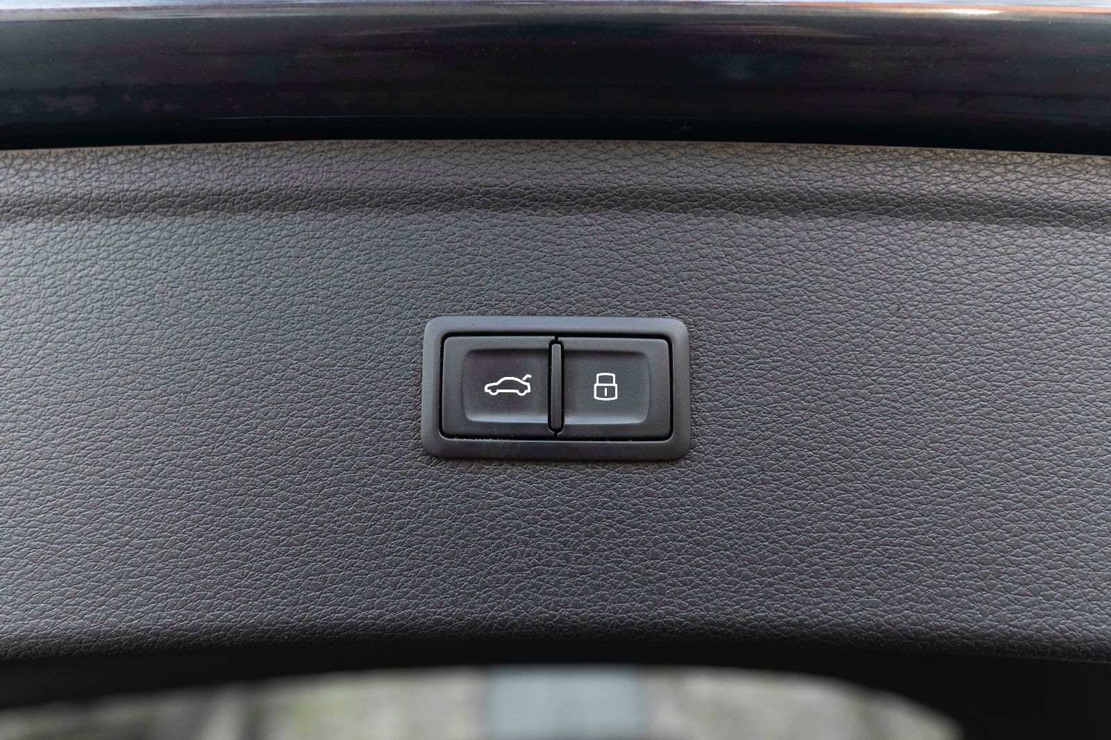 Fahrzeugabbildung Audi Q5 2.0 TFSI QUATTRO S-LINE 360° B&O TOTW SHZ PDC