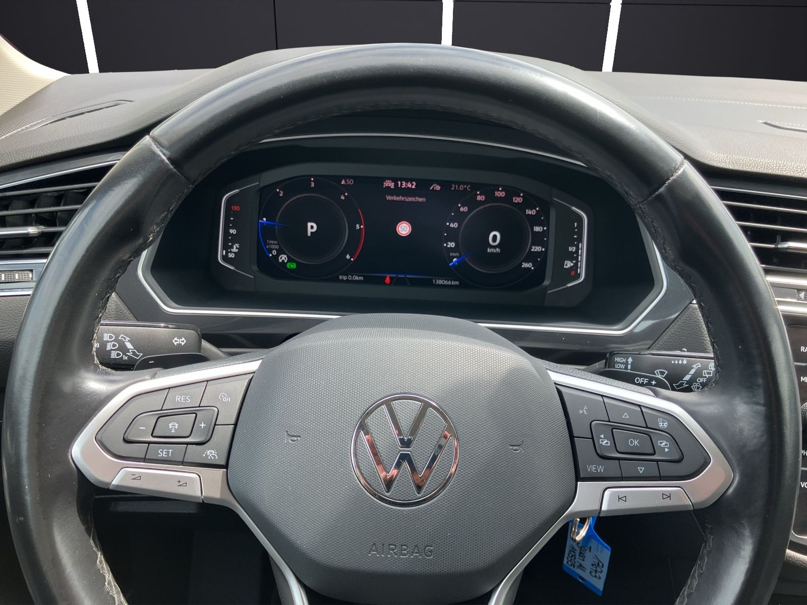 Fahrzeugabbildung Volkswagen Tiguan Allspace Business TDI DSG 4M LED ACC AHK