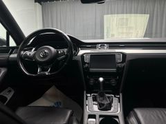 VW Passat Highline RLine Leder Pano 190 R-Line