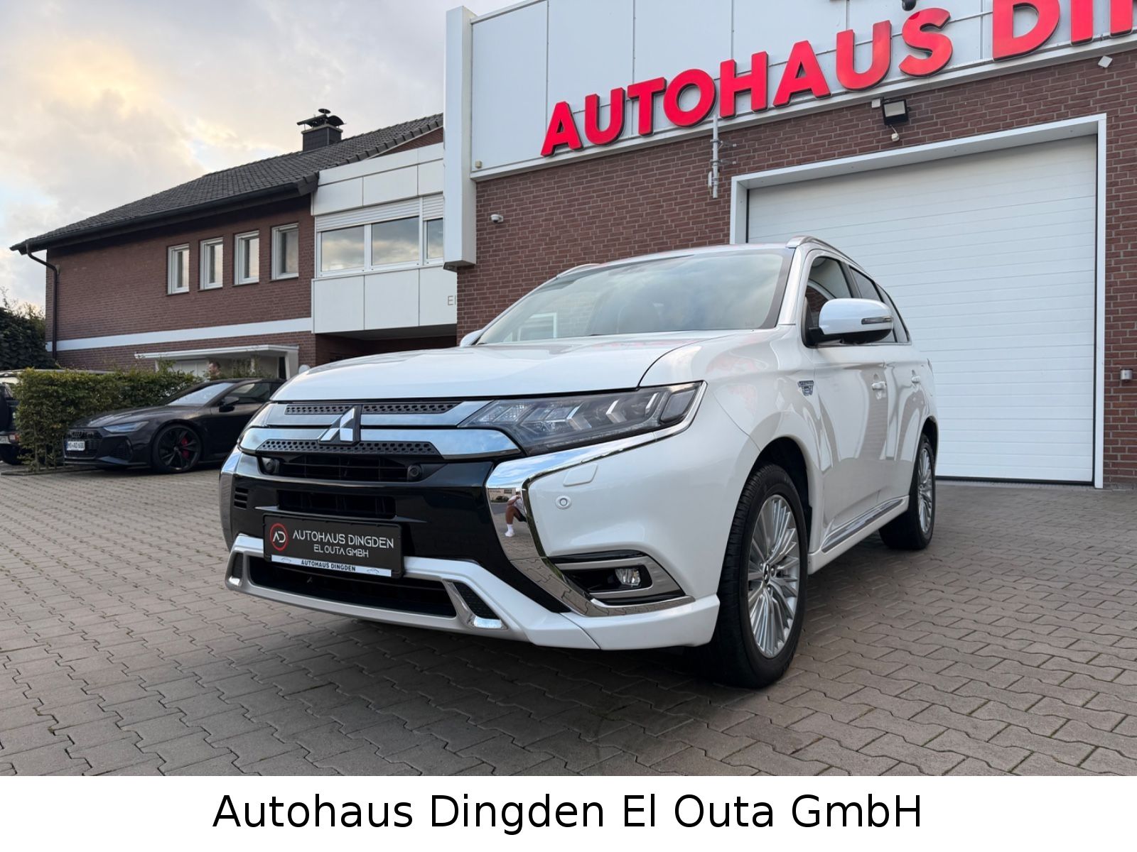 Mitsubishi Outlander PHEV Intro Edition 4WD