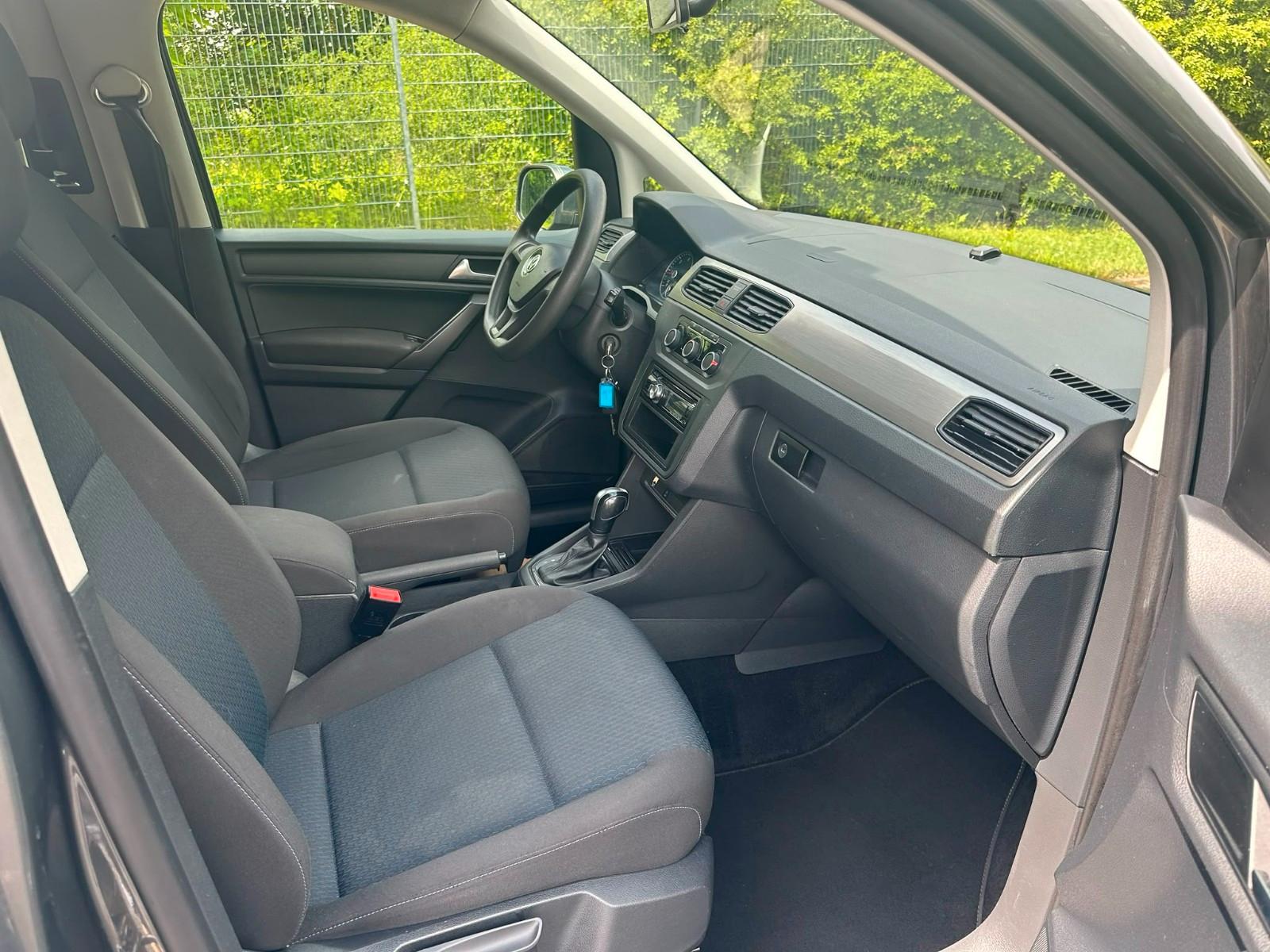 Volkswagen Caddy Maxi 2.0 TDI DSG Klima Rollstuhlrampe 7Sit