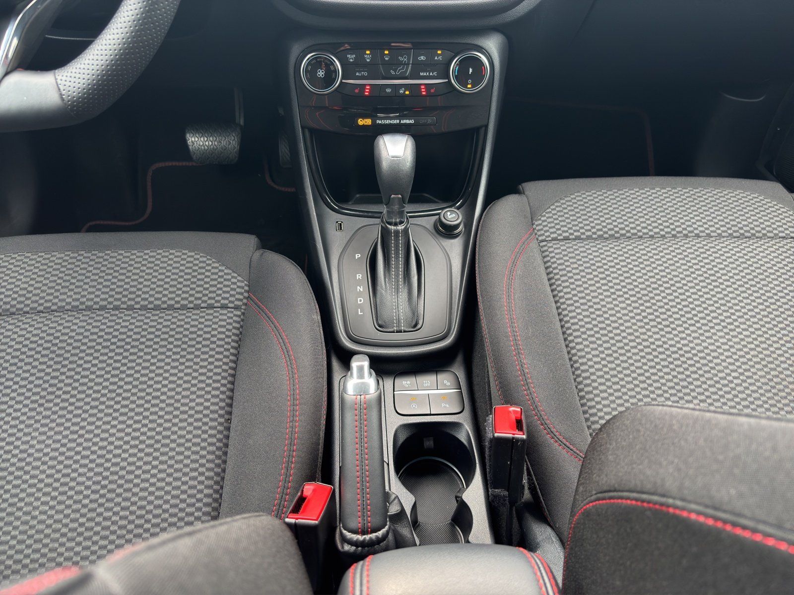 Fahrzeugabbildung Ford Puma 1.0  ST-Line Aut./LED/KAMERA/NAVI/SHZ/DAB/