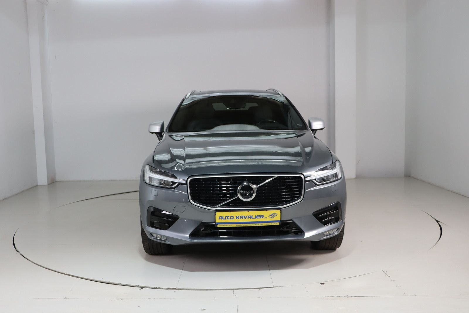 Fahrzeugabbildung Volvo XC60 D4 AWD R - Design aus 1. Hand