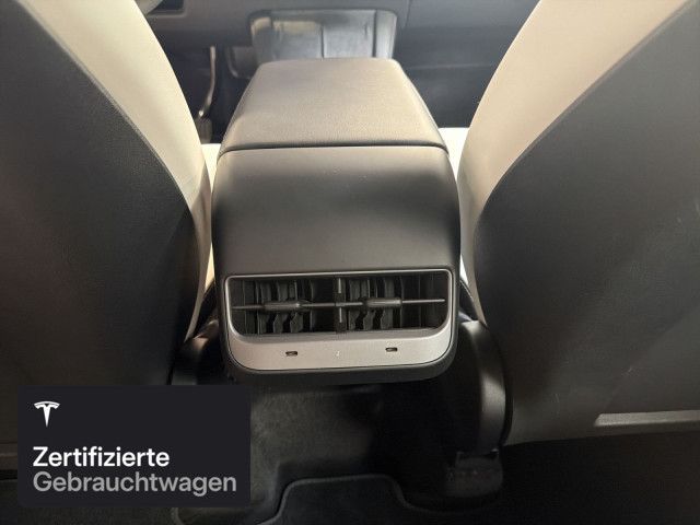 Tesla Model Y Long Range AWD foto 13