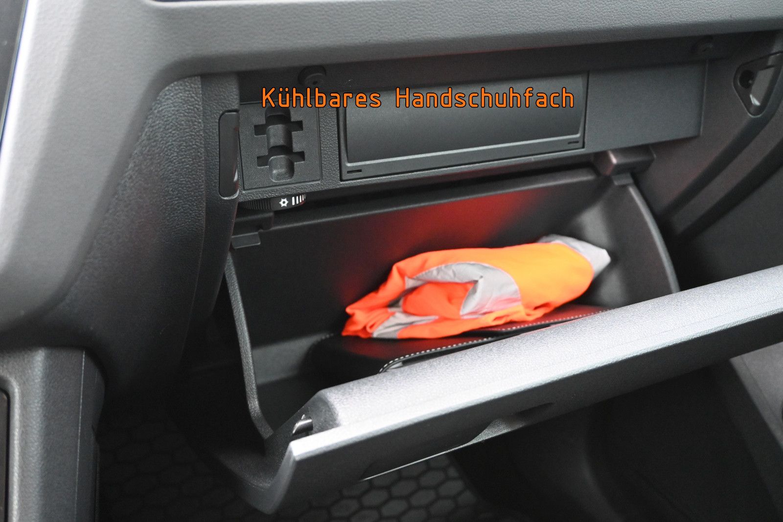 Fahrzeugabbildung Volkswagen Tiguan 2.0 TDI DSG 4MOT Life °ACC°AHK°HUD°STHZ°