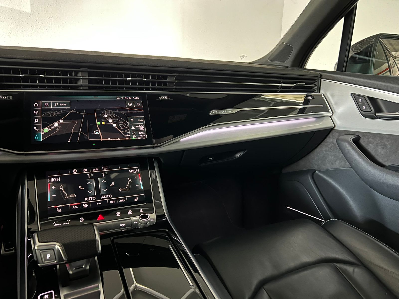 Fahrzeugabbildung Audi Q7 50 TDI Quattro S-LINE/PANO/ACC/MATRIX/7-SITZ