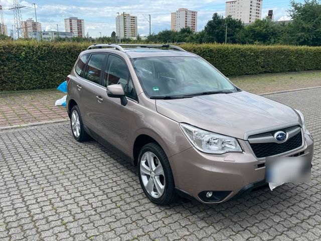 Subaru Forester 2.0D AHK,SHZ,Panorama