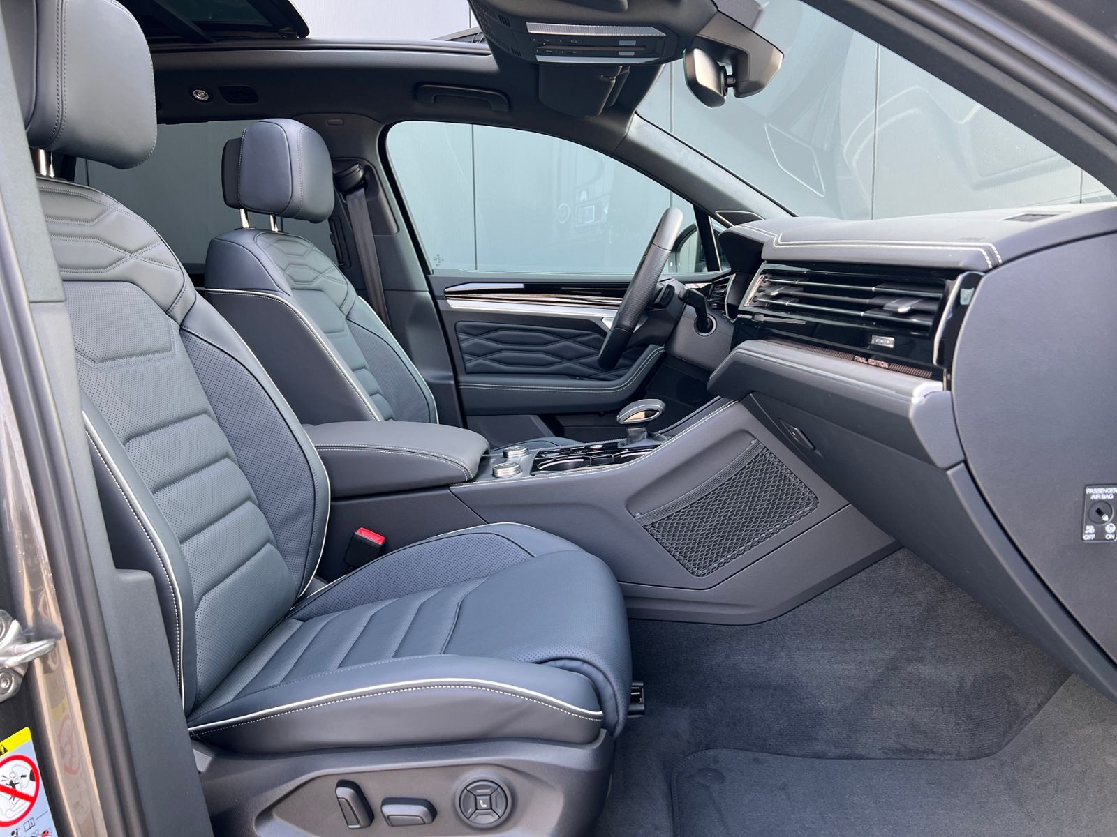 Fahrzeugabbildung Volkswagen Touareg R-Line FINAL EDITION V6 TDI SCR 4MOTION