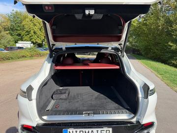 صورة 6 لـ 2020 Aston Martin DBX