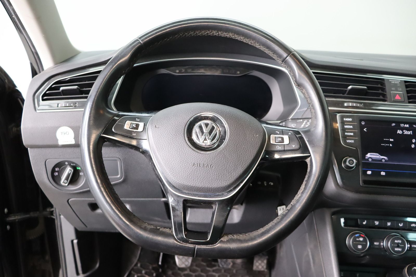 Fahrzeugabbildung Volkswagen Tiguan 4Motion 1. Hand  *Sitzhzg. * LED