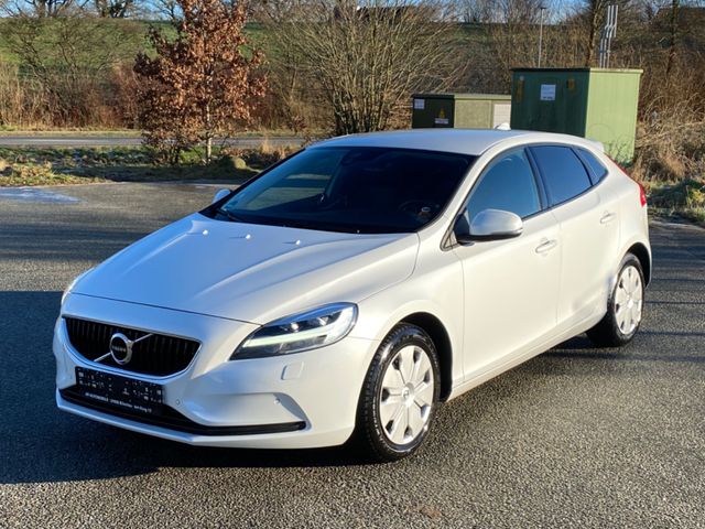 Volvo V40 Momentum 2.0 D3 AHK TÜV NEU NAVI