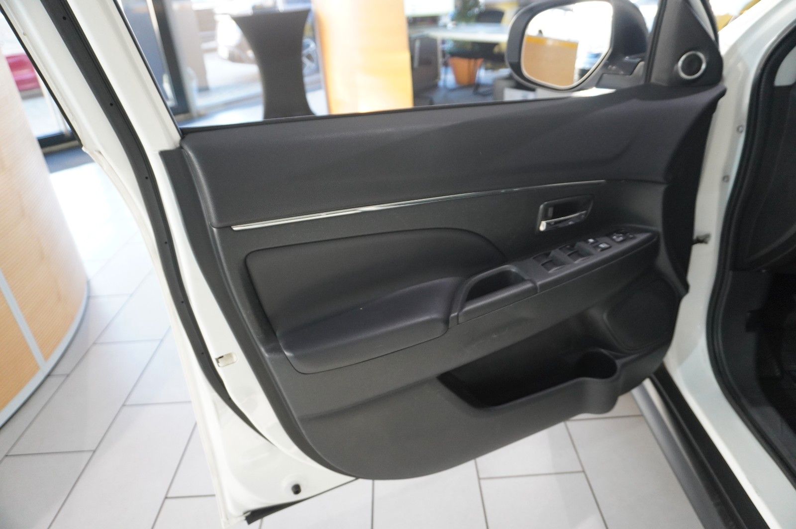Fahrzeugabbildung Mitsubishi ASX 1.6D TOP 2WD NAVI/LED/KAMERA/PANO./SHZ/AHK