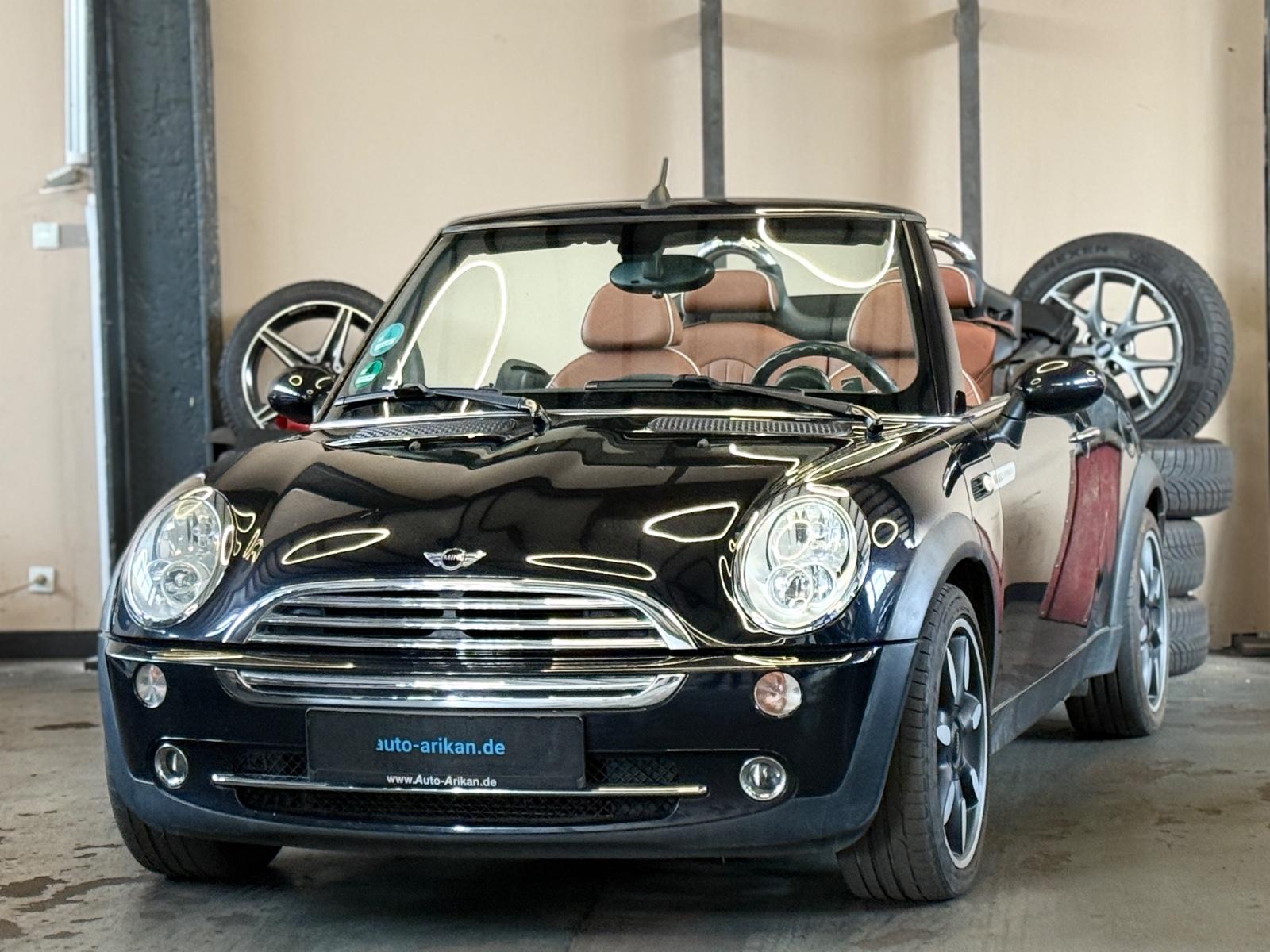 MINI Cooper Cabrio Sidewalk