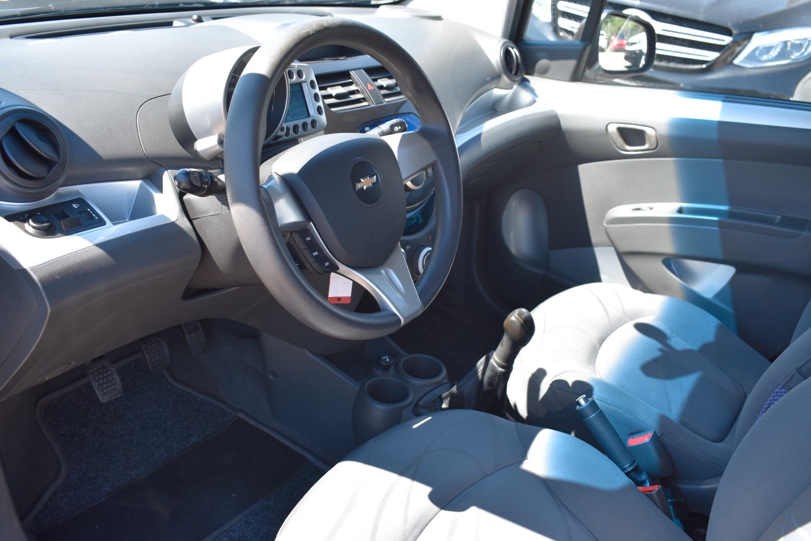 Fahrzeugabbildung Chevrolet Spark LT  PDC/KLIMA AUTO