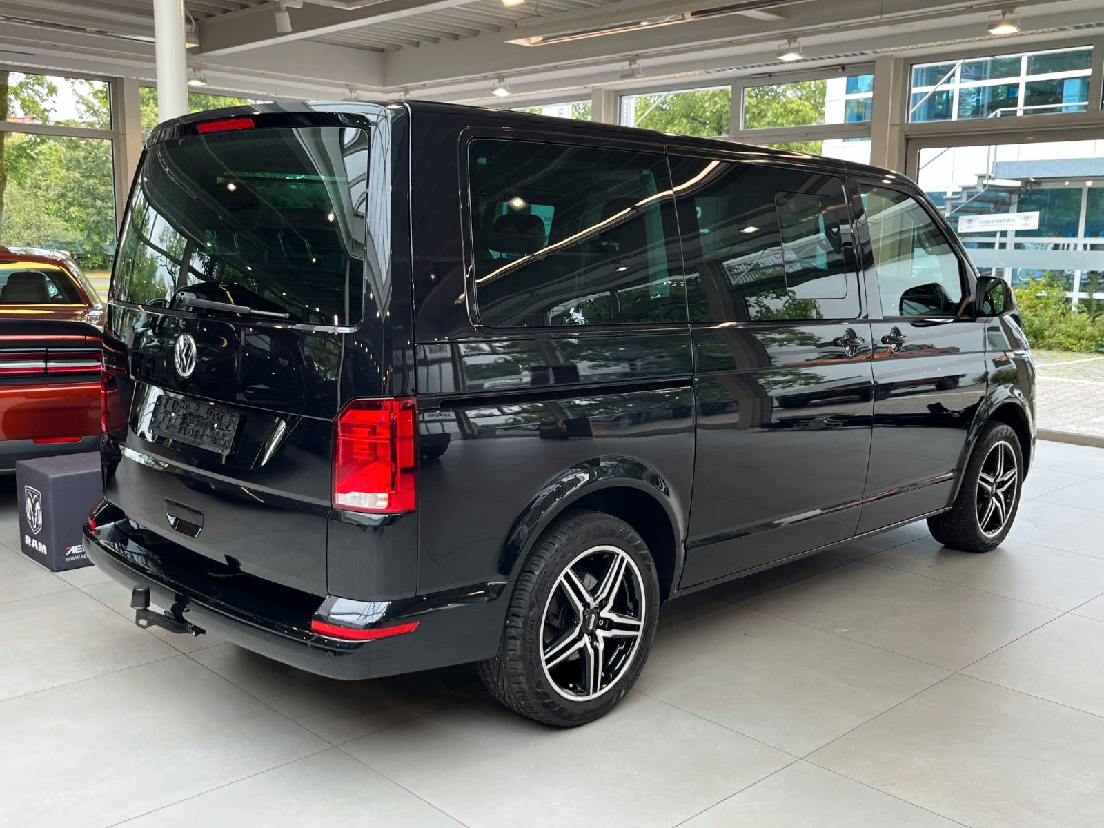 Fahrzeugabbildung Volkswagen T6.1 Multivan Comf. DSG Standhzg, Alcantara ACC