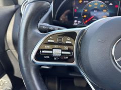 Fahrzeugabbildung Mercedes-Benz GLA 200d Style MULTIBEAM PANO RFK 8-Fach Bereift