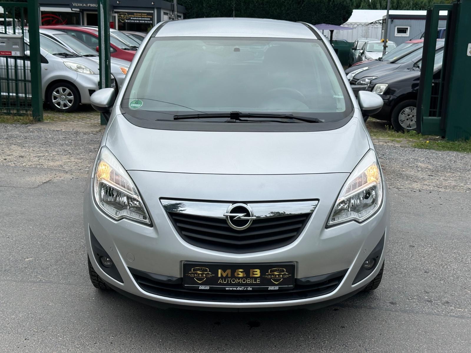 Opel Meriva 2011 — вигляд ззаду