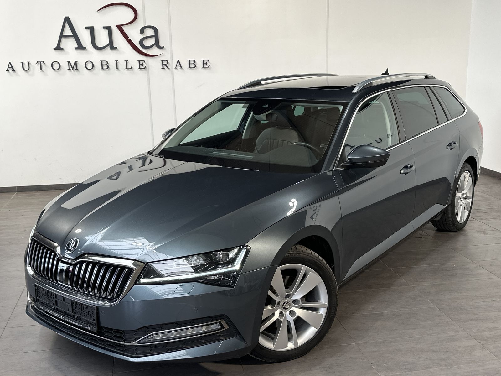 Fahrzeugabbildung SKODA Superb Combi 2.0 TDI DSG 4x4 NAV+LED+VCOCK+PANO