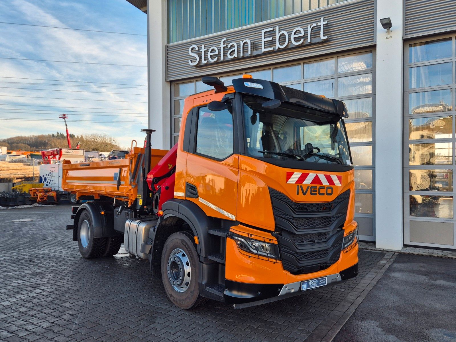 Fahrzeugabbildung Iveco X-Way  AD200X40/P 4x2 Palfinger PK 12.501 Funk