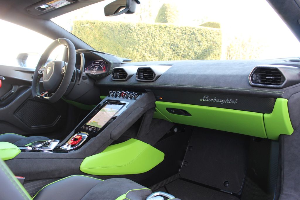 LAMBORGHINI Huracán Tecnica / CARBON INT/ FUNCTIONAL/ DAMISO LAMBORGHINI Huracán Tecnica / CARBON INT/ FUNCTIONAL/ DAMISO