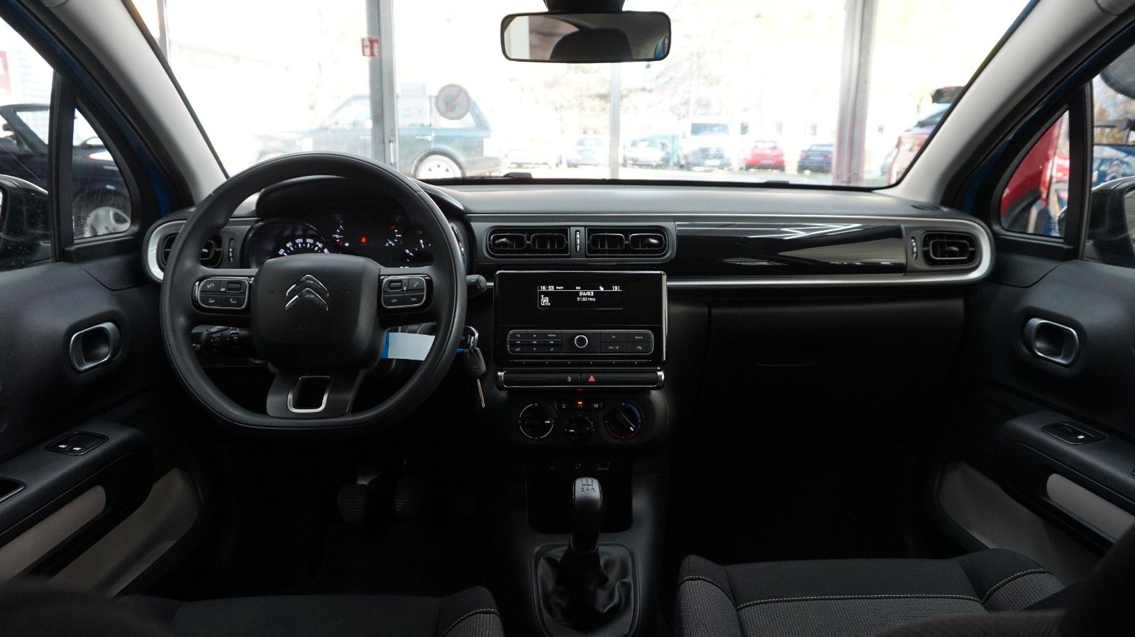 Fahrzeugabbildung Citroën C3 Feel  Scheckheft gepflegt nur 4,9 Liter kombi