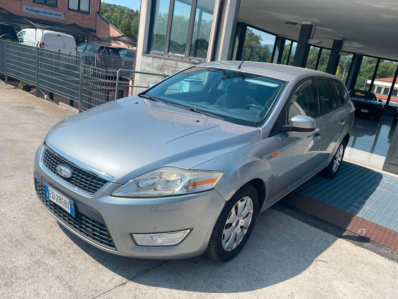 Ford Mondeo 2010 — interior