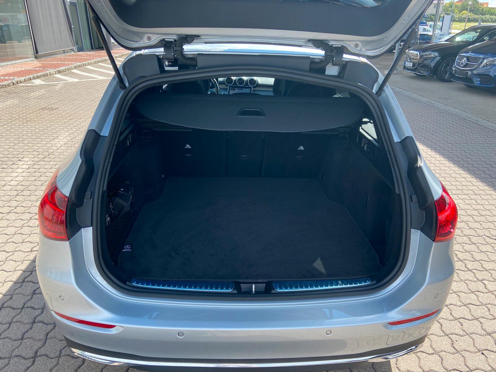 Mercedes-Benz C 180 T Avantgarde+AHK+Standhzg+RüKa+CarPlay+LED
