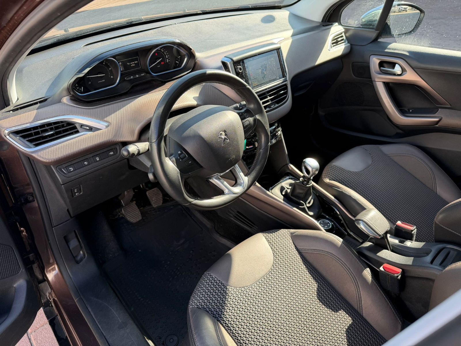 Fahrzeugabbildung Peugeot 2008 Allure