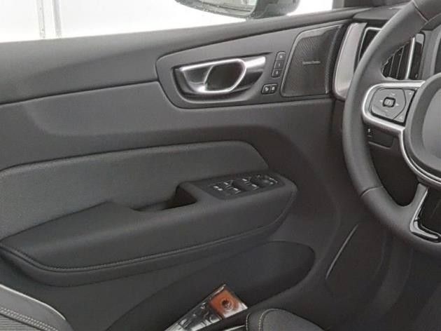 Fahrzeugabbildung Volvo XC 60 XC60 Plus Black Edition AWD