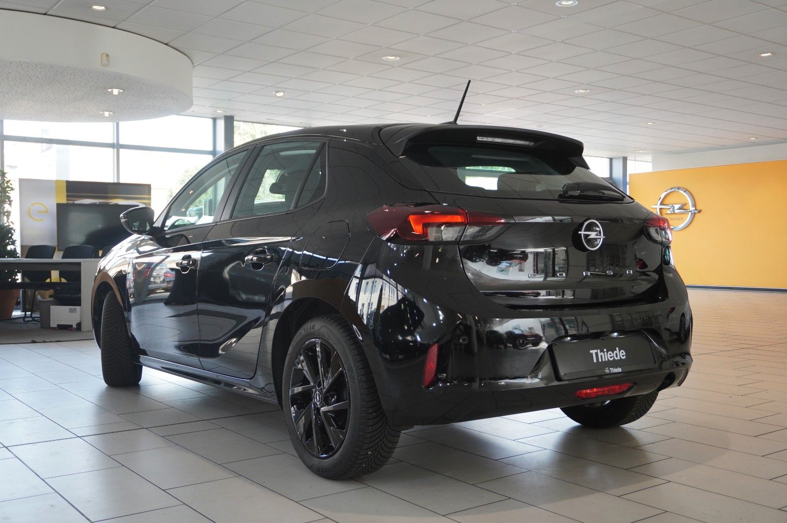 Fahrzeugabbildung Opel Corsa 1.2 MIRROR-LINK/SHZ/PDC/KAMERA/ALU16/LHZ