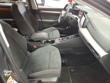 Volkswagen Golf - 8