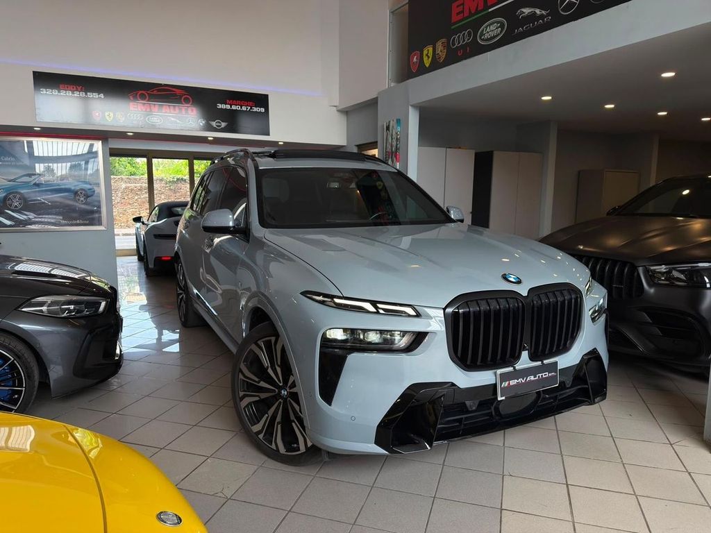 Image of BMW X7
