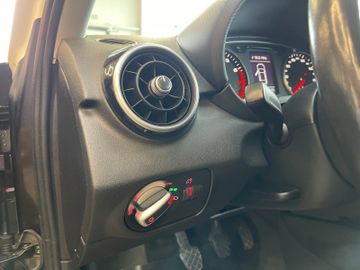 Audi A1 ambition *BI-XENON*PDC*KLIMAAUT*SZHZ*ALU*