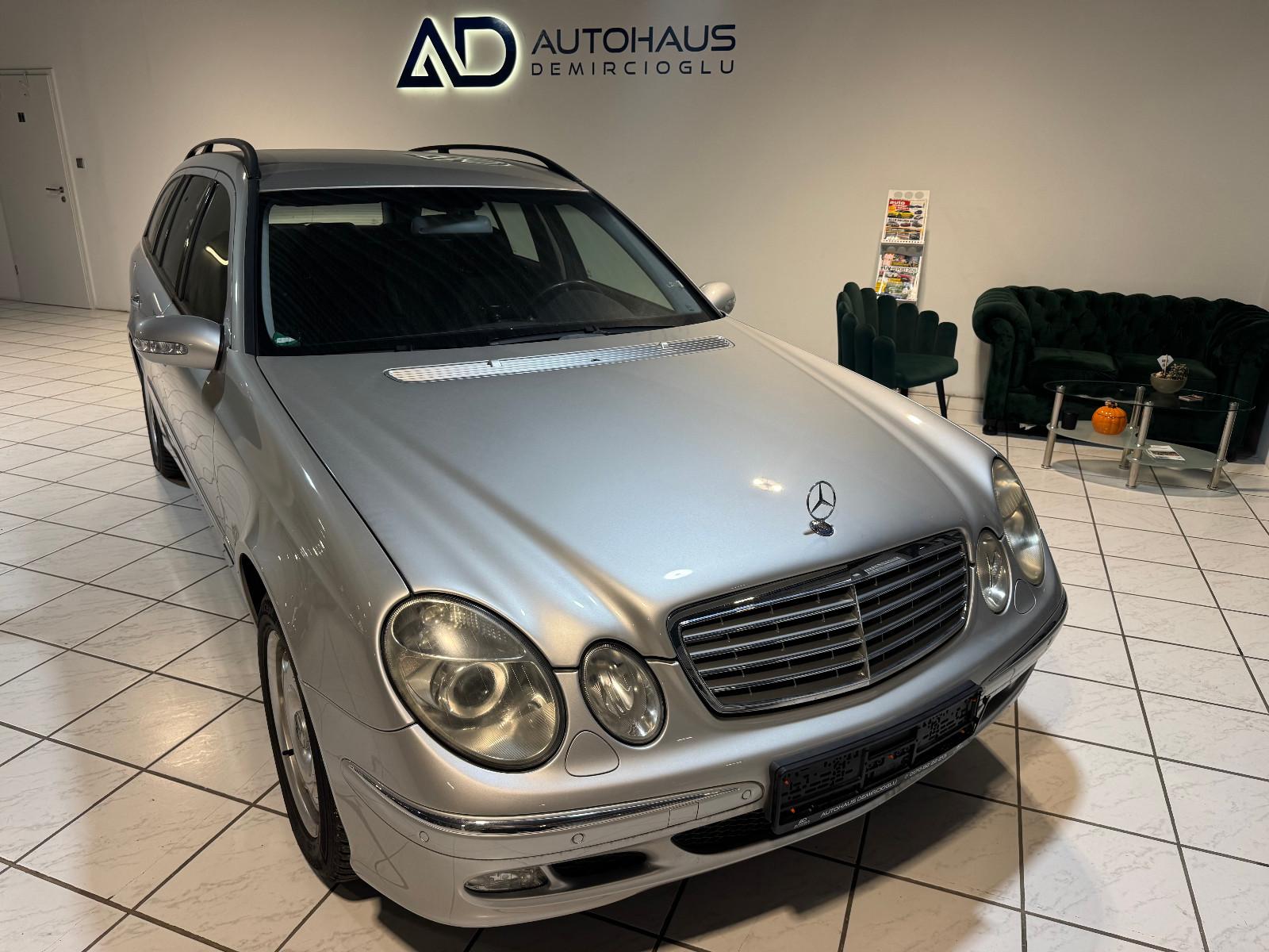 Mercedes-Benz E200 2004 — rear view
