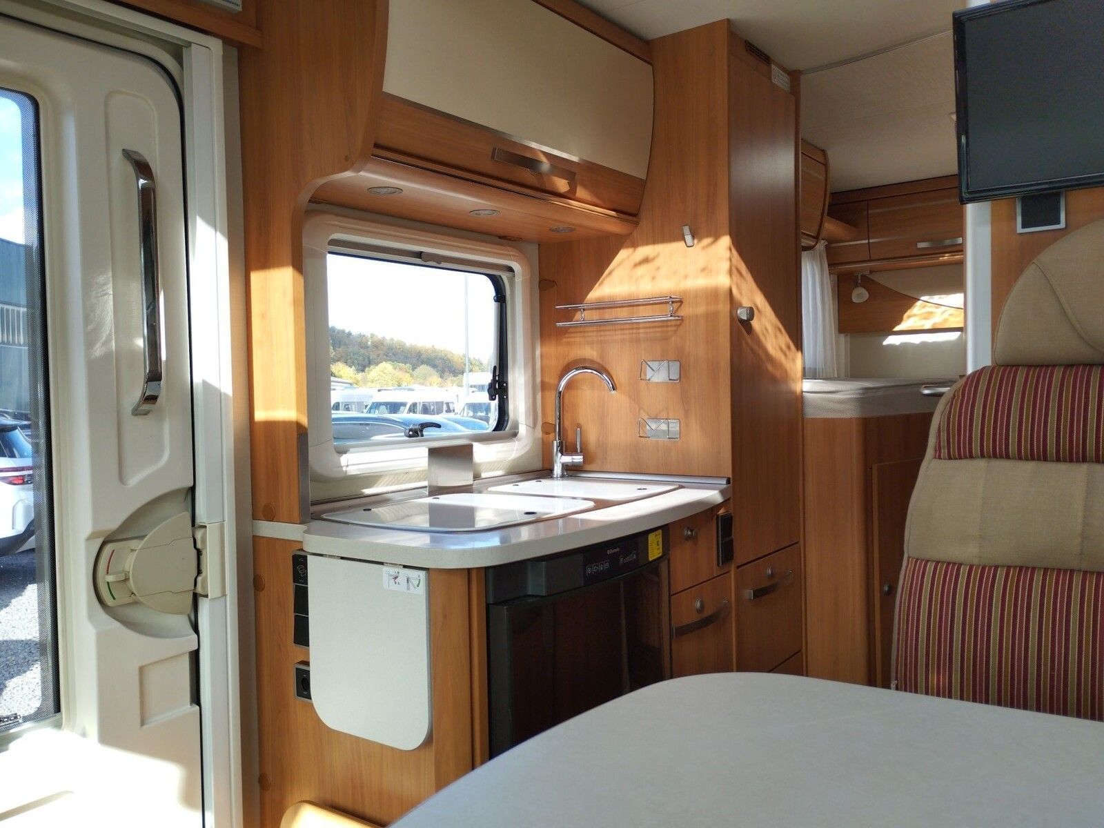 Fahrzeugabbildung HYMER / ERIBA / HYMERCAR Exsis-t 474 Markise,SAT,Solar