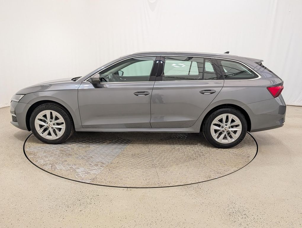 Skoda Octavia — fotografia 3