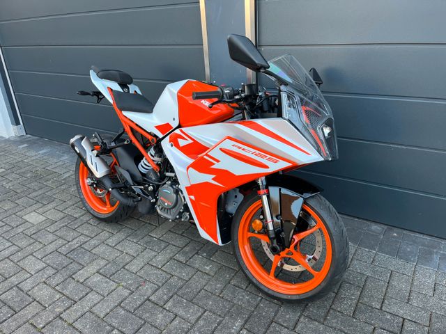 KTM RC 125 nur 570 Km !