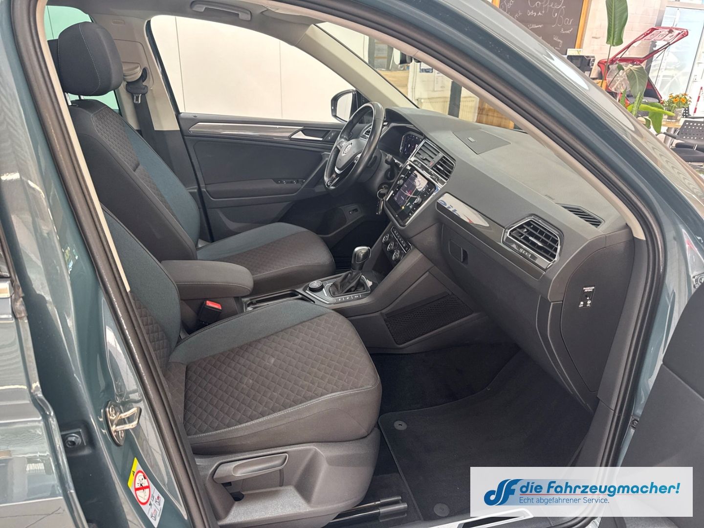 Fahrzeugabbildung Volkswagen Tiguan IQ.DRIVE Start-Stopp 4Motion StandHZG El