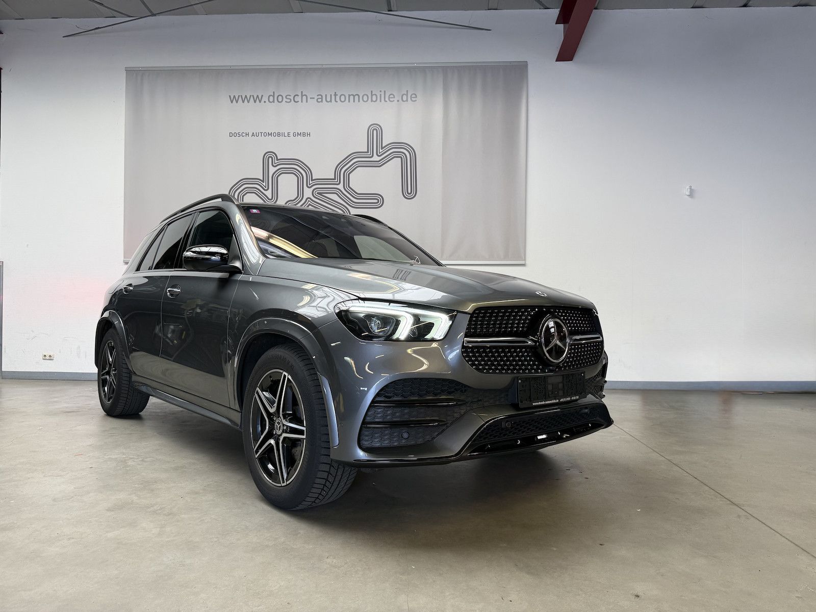 MERCEDES-BENZ GLE 300 d 4M AMG/PANO/360 KAMERA/DISTR./AHK/BURM