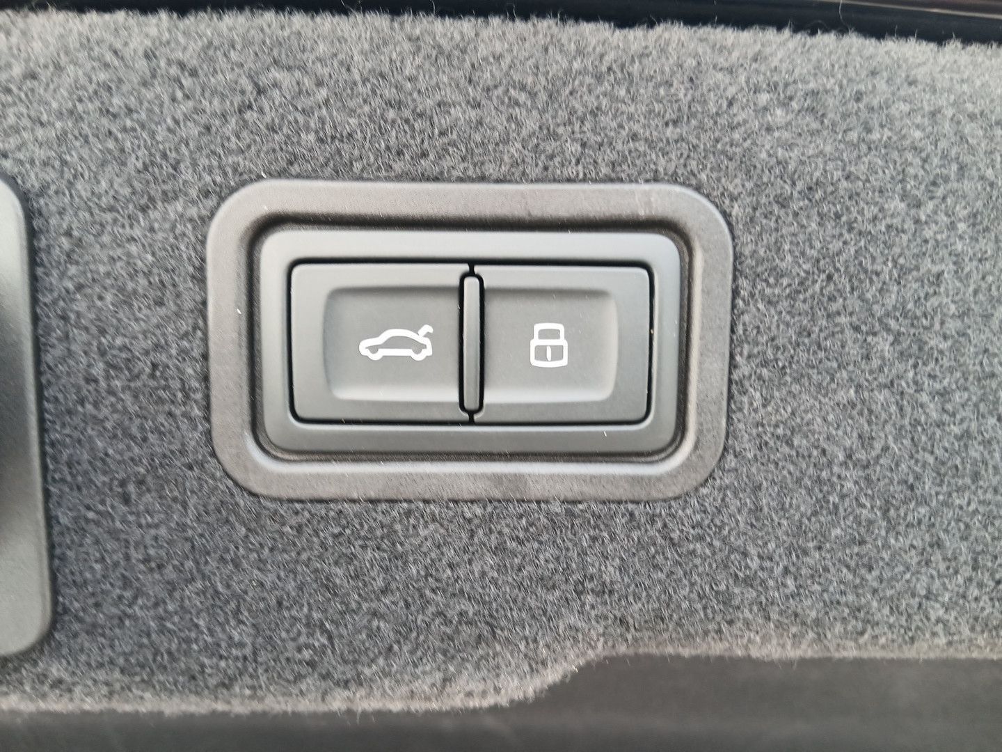 Audi A8 - Bild 21