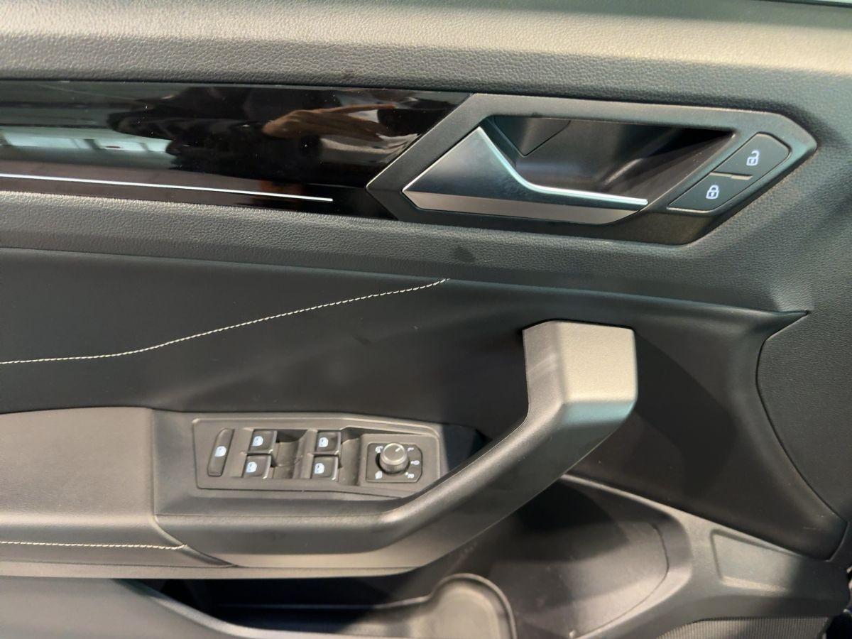 Volkswagen T-Roc 2.0TDI R-Line App-Connect LED PDC I-Cockpi, миниатюра 14