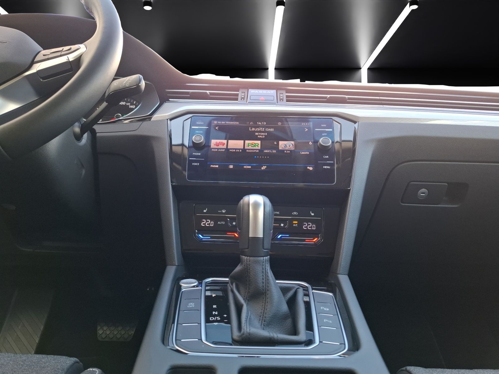 Fahrzeugabbildung Volkswagen Passat Variant TSI Business DSG STH Matrix Navi