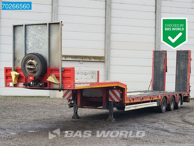 Kässbohrer LB3E 3 axles Lenkachse Ramps