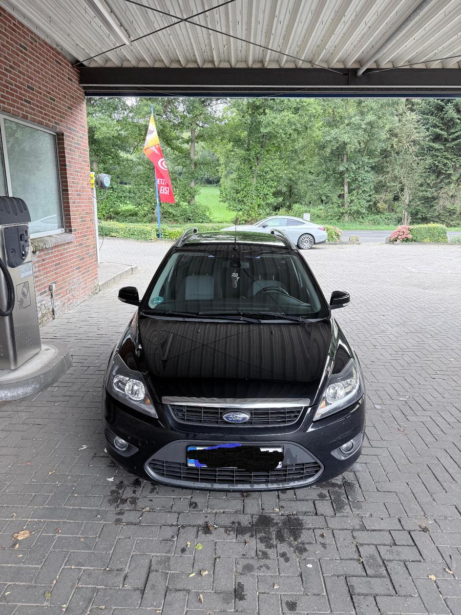 Ford Focus 2009 — rear view