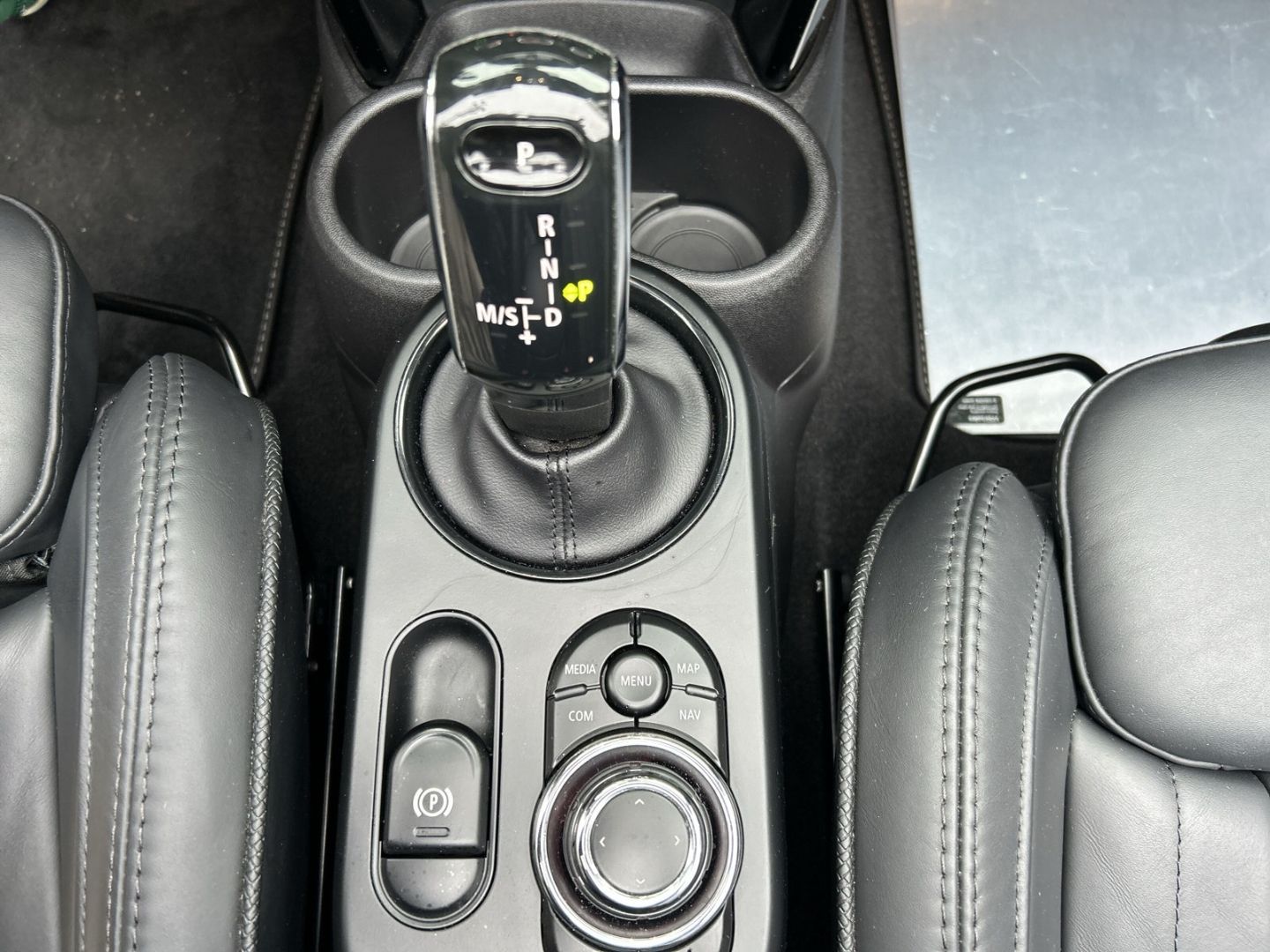 Fahrzeugabbildung MINI Cooper S Cabrio MINI Yours Trim,HeadUp,Rückfahrk