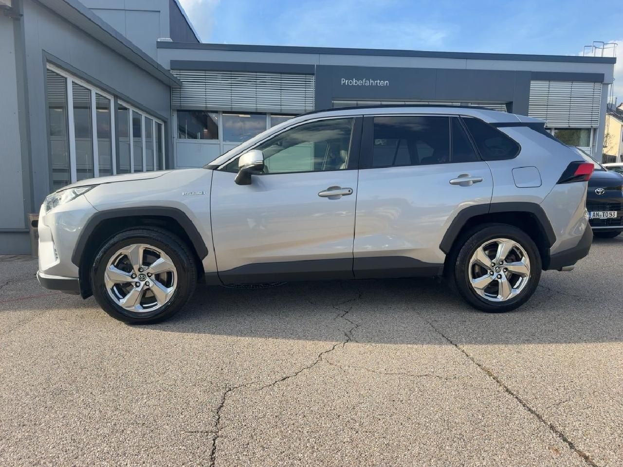 Fahrzeugabbildung Toyota RAV4 2,5 Hybrid 4x4 Club* Technik-Paket*RFK+SHZ*