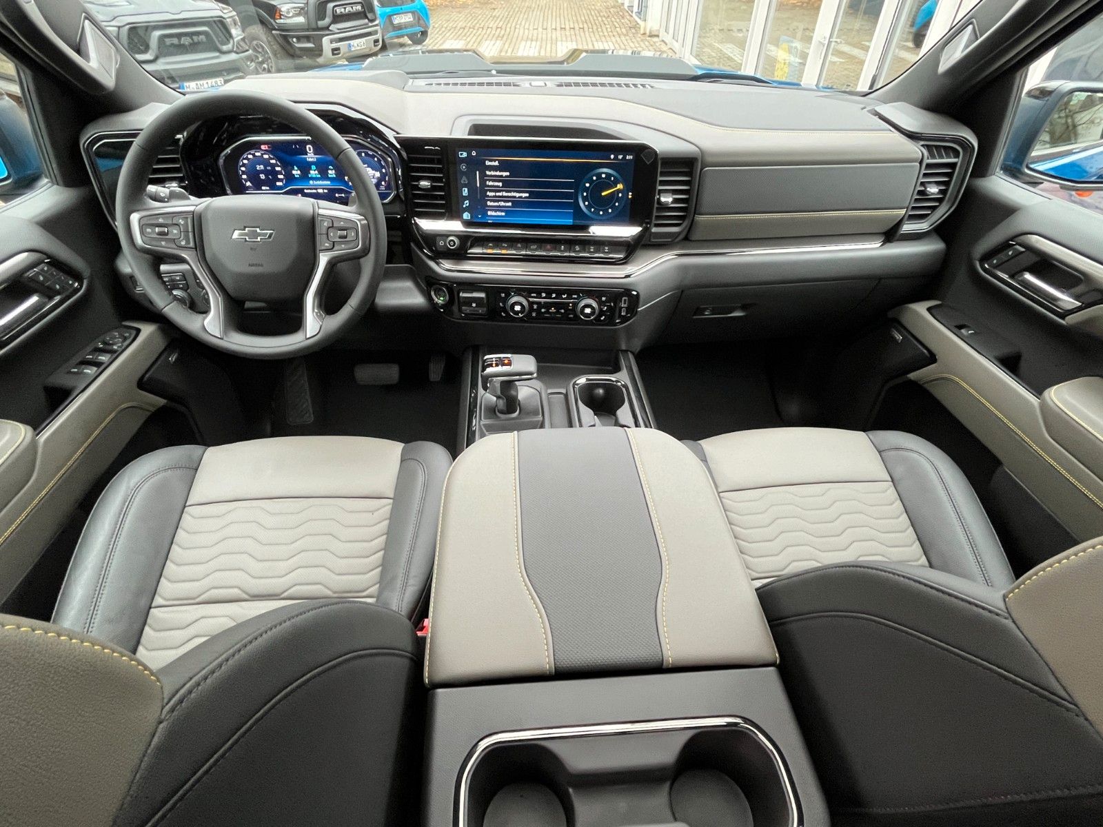 Fahrzeugabbildung Chevrolet Silverado ZR2 V8 6.2*Head-Up*360°*Offroad*AHK