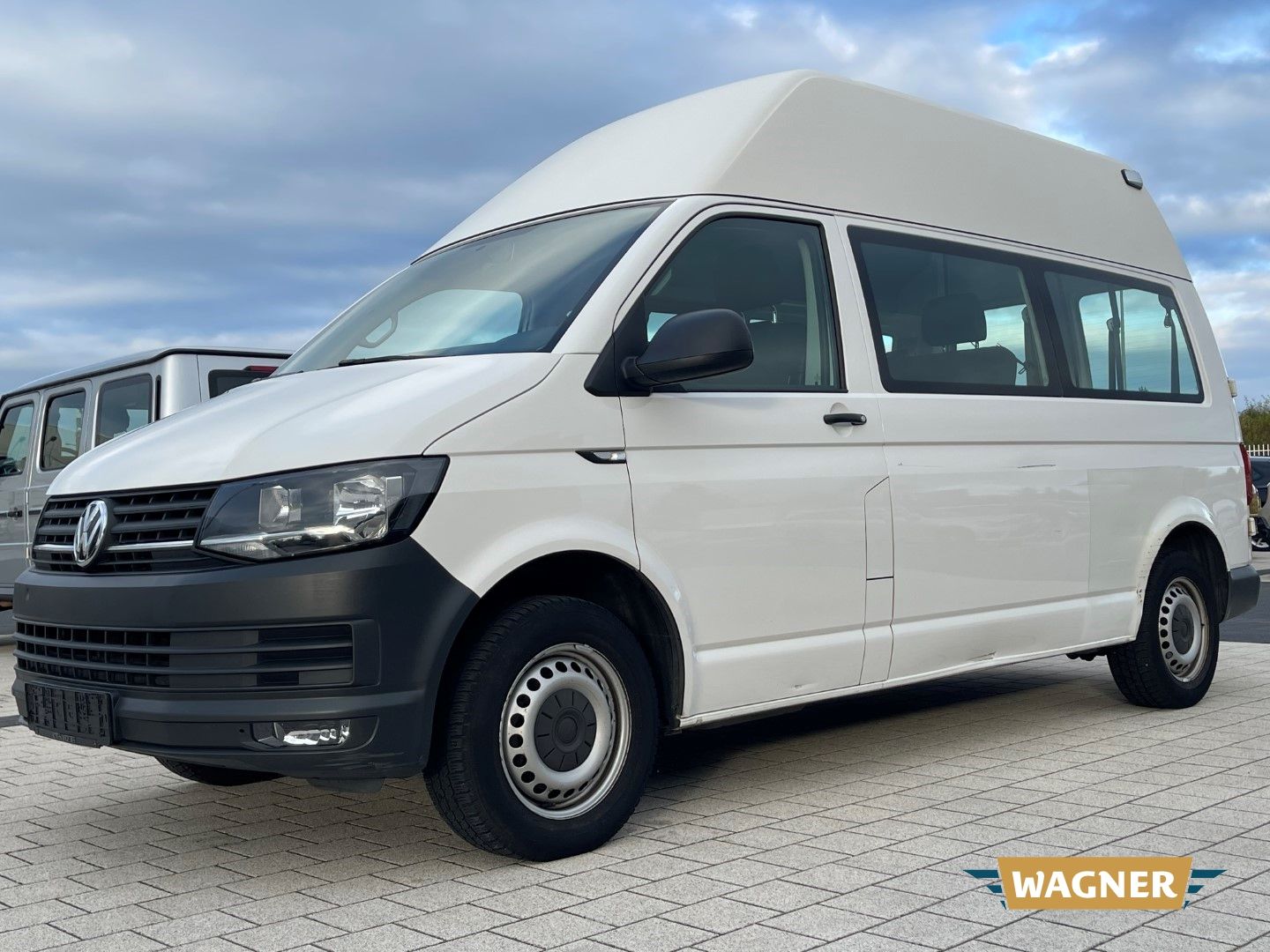 Fahrzeugabbildung Volkswagen T6 Kombi Hochdach lang 2.0 TDI 5-Sitzer