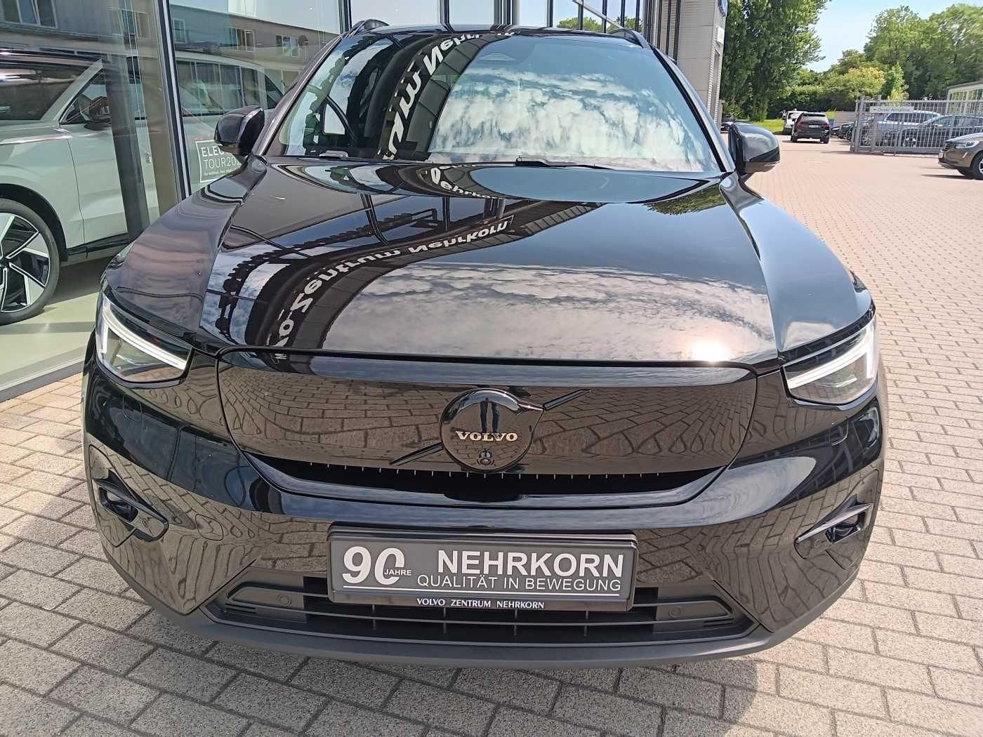 Fahrzeugabbildung Volvo EX40 Fully Electric Single M. Ext. Range Plus Bl